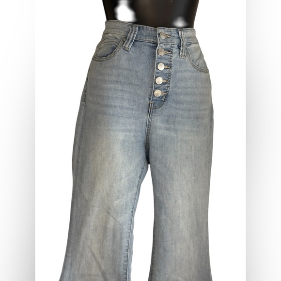 Free People We The Free IRREPLACEABLE Kent Blue Flare Raw Hem Button Fly Jeans - Picture 9 of 10